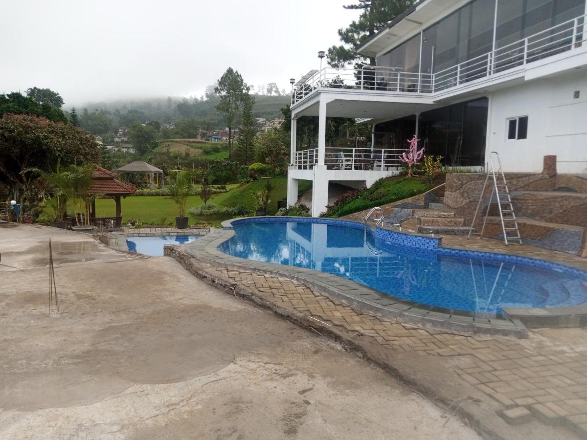 Villa Kaca 88 Чианджур Екстериор снимка